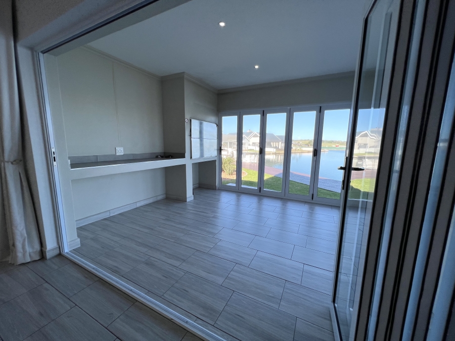 3 Bedroom Property for Sale in Marina Martinique Eastern Cape